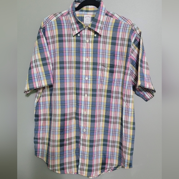 Brooks Brothers Other - Men's Brooks Brothers Plaid Short Sleeve Button Down Shirt EUC L